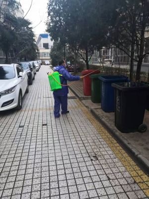 黨旗飄揚在長安社區 保潔力量全力以赴戰疫情