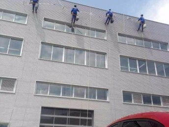 南京秦淮專業保潔清洗服務 地毯、外墻與開荒保潔全方位解決方案